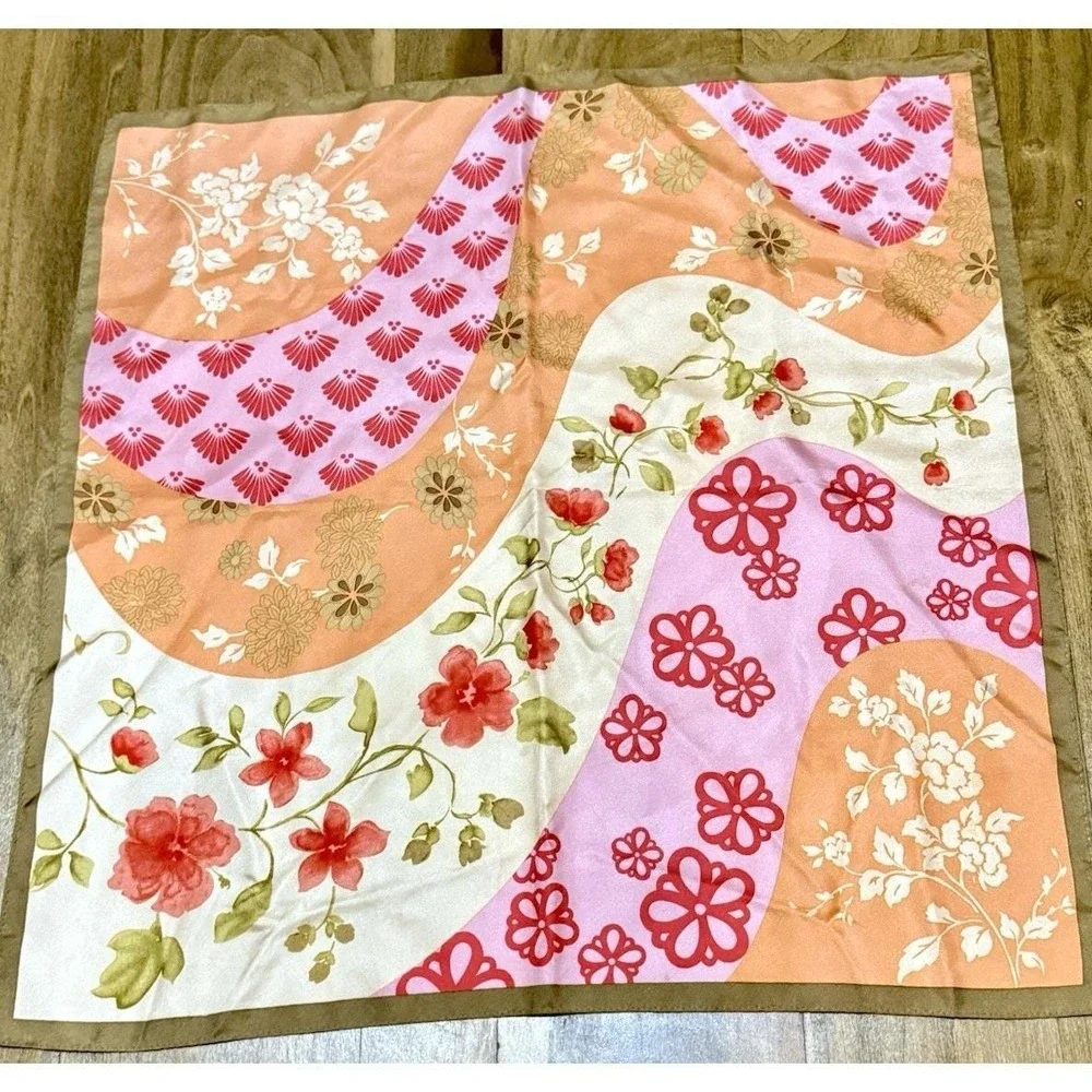 Vintage 70s Floral Patchwork Square 21